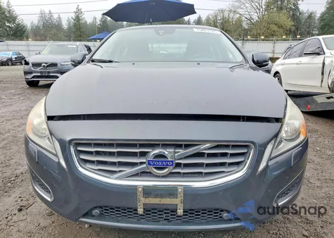 2012 Volvo S60 T5 z USA, uszkodzony, nr VIN YV1622FS0C2050019